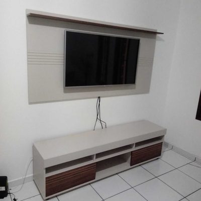 Guarda-roupa com espelho montado pela Freitas Montador